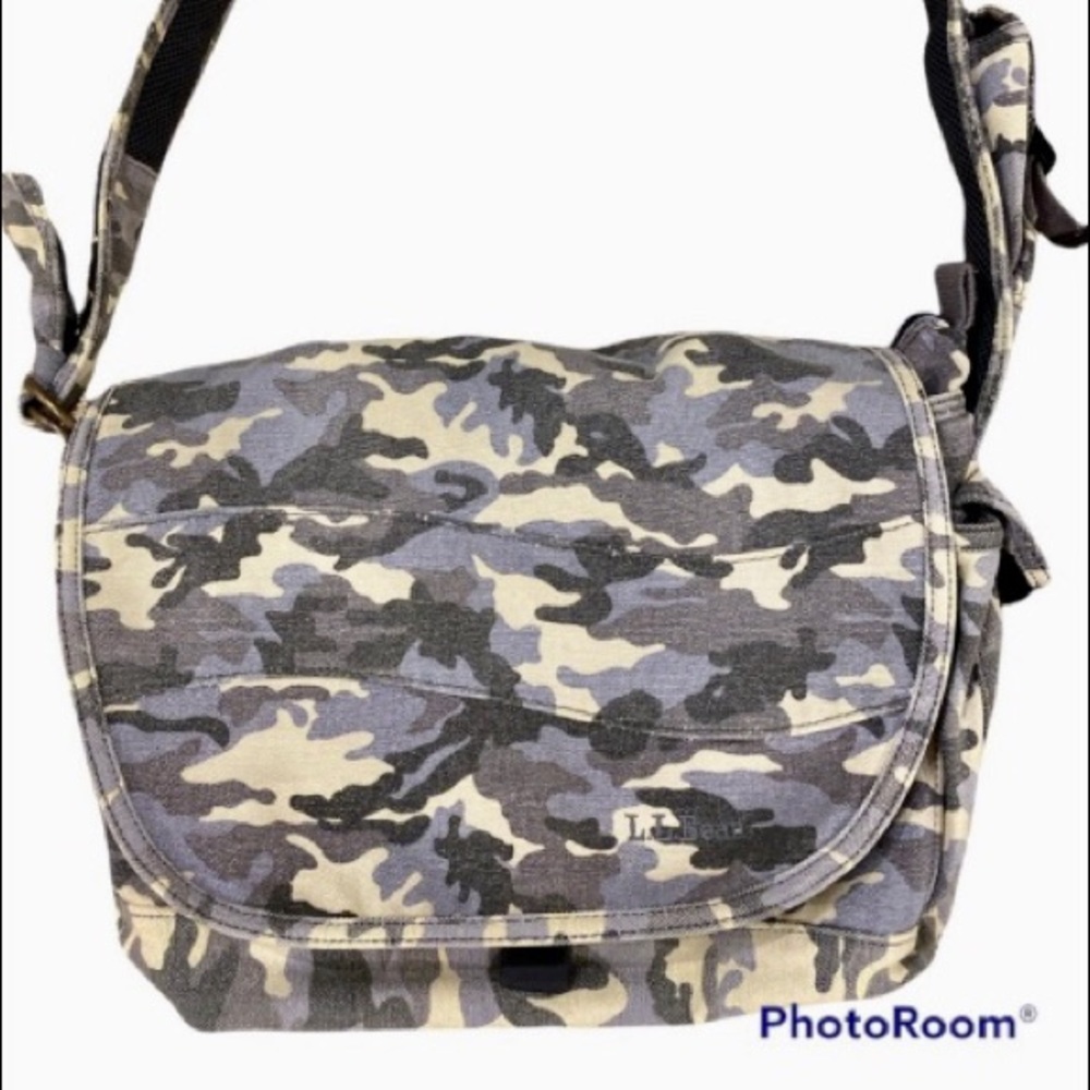L.L Bean Grey Camo Messenger Crossbody Travel Unisex Medium Bag